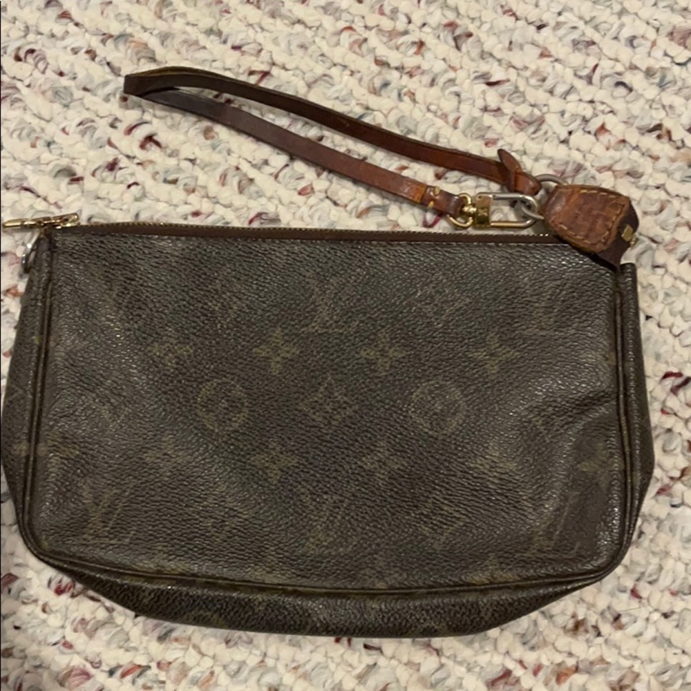 Louis Vuitton Monogram Pouch